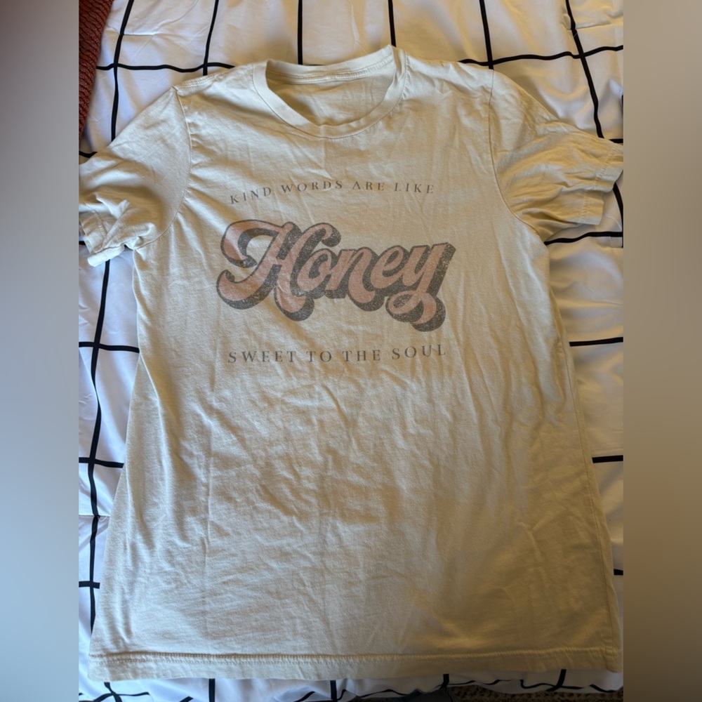 Cream Graphic T-Shirt with Honey Print